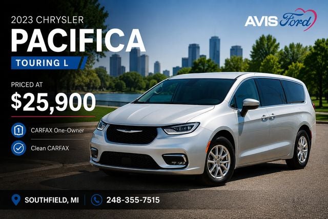 2023 Chrysler Pacifica Touring L's photo