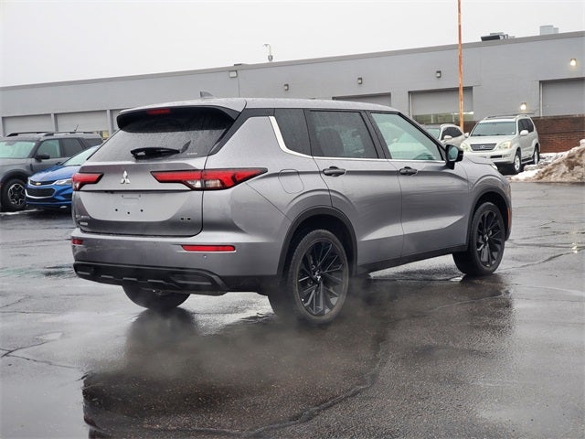 2023 Mitsubishi Outlander SE Black Edition