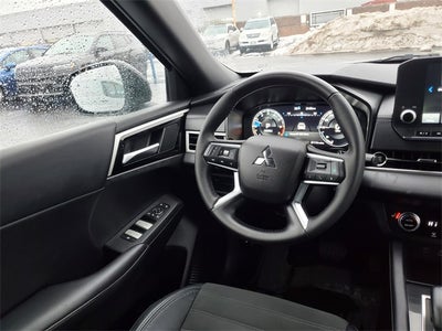 2023 Mitsubishi Outlander SE Black Edition