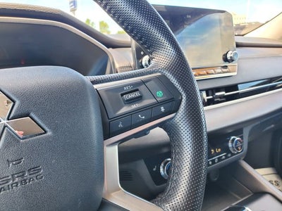 2024 Mitsubishi Outlander SE Black Edition w/Pano Roof
