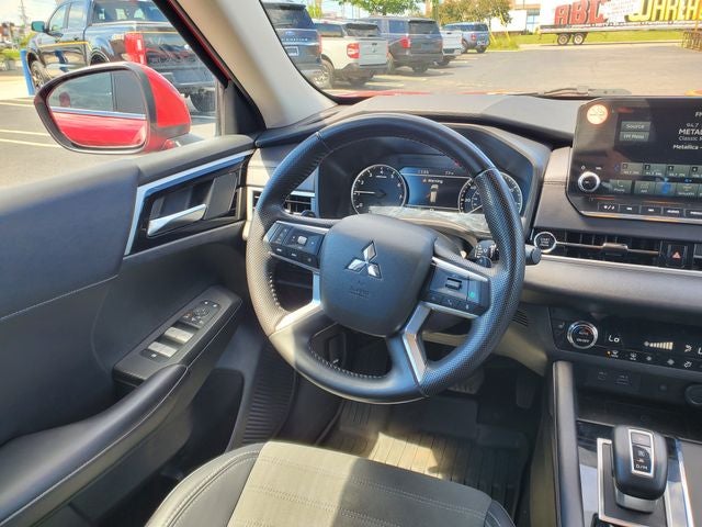 2024 Mitsubishi Outlander SE Black Edition w/Pano Roof