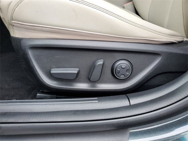 2022 Genesis G70 2.0T