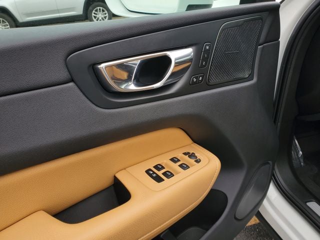 2020 Volvo XC60 T5 Momentum