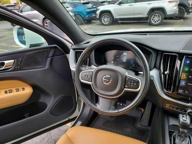 2020 Volvo XC60 T5 Momentum