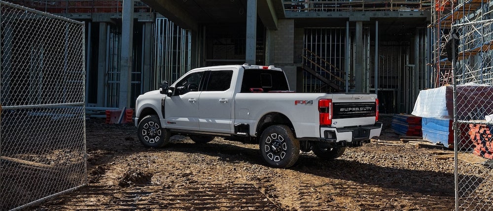 Ford vs the Comeptitio Ford Super Duty in Construction Site
